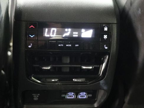 Used 2023 Jeep Grand Cherokee L Limited image 12