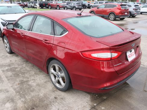 Used 2014 Ford Fusion SE FWD image 6