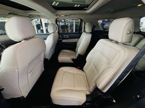 Used 2017 Ford Explorer Platinum AWD/4WD image 33