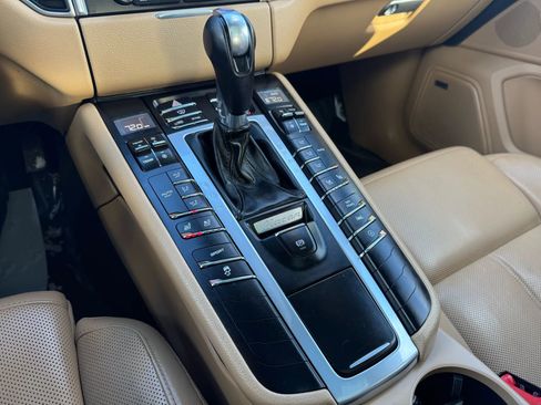 Used 2018 Porsche Macan S image 37
