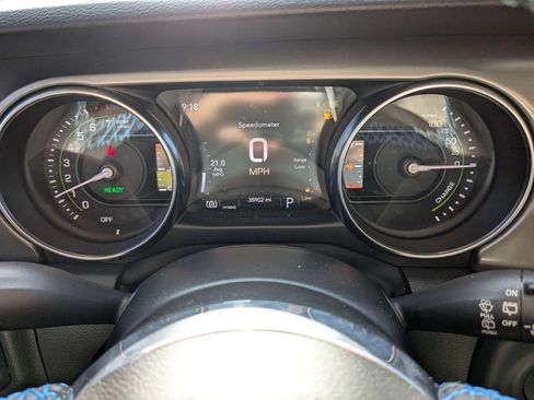 Used 2022 Jeep Wrangler Unlimited Rubicon 4xe AWD/4WD image 28