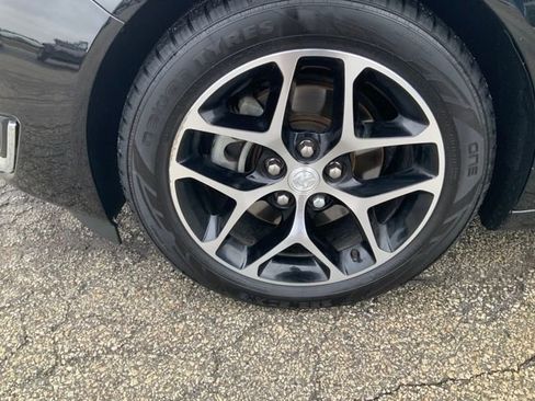 Used 2016 Buick Regal Sport Touring image 10