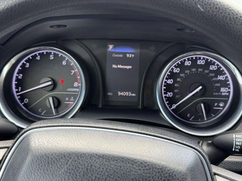 Used 2018 Toyota Camry LE FWD image 26