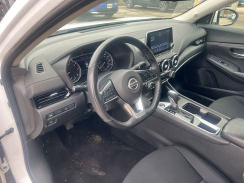 Used 2023 Nissan Sentra SV w/ Trunk Package image 6