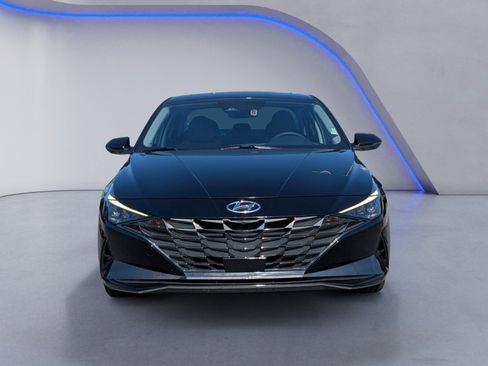 Used 2022 Hyundai Elantra Limited w/ Cargo Package FWD image 5