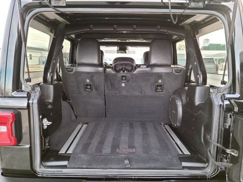 Used 2019 Jeep Wrangler Unlimited Rubicon image 16