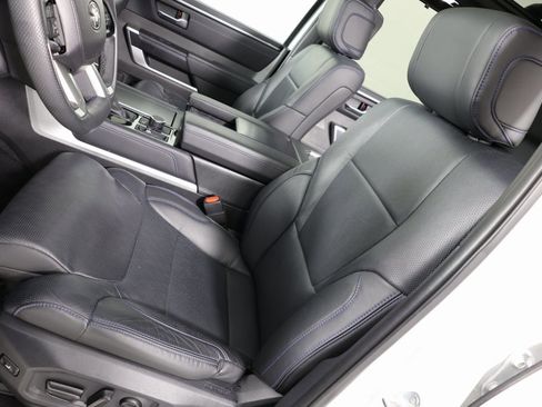 Used 2025 Toyota Sequoia Platinum image 10