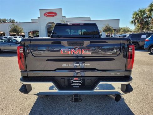 Used 2025 GMC Sierra 2500 SLT w/ SLT Premium Package image 12