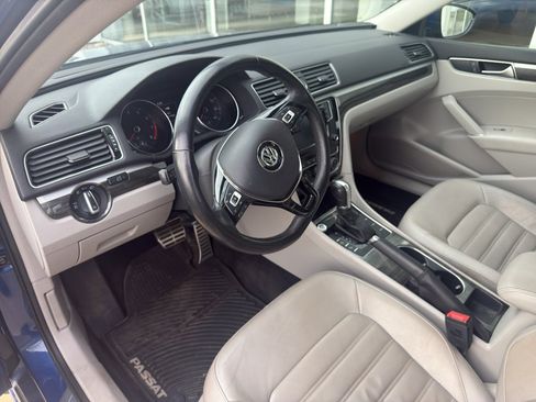 Used 2016 Volkswagen Passat 1.8T SEL Premium image 9