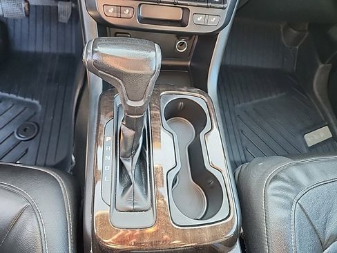 Used 2017 GMC Canyon SLT w/ Driver Alert Package image 18