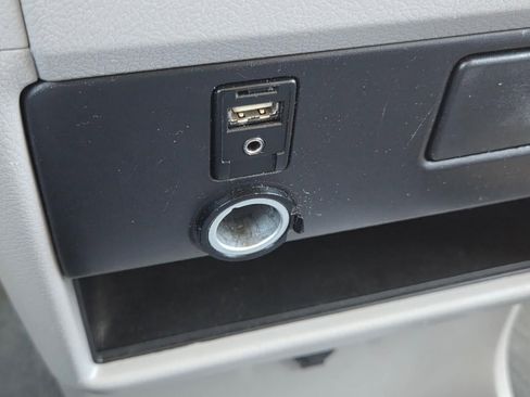 Used 2015 Toyota Sienna LE image 13