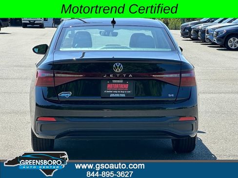 Used 2025 Volkswagen Jetta SE FWD image 7
