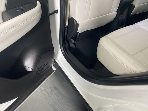 Used 2024 Buick Envision Avenir image 27