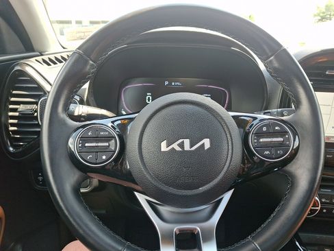 Used 2024 Kia Soul EX w/ Option Group 015 FWD image 21