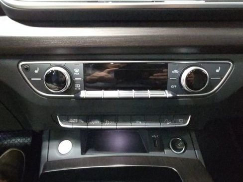 Used 2024 Audi Q5 2.0T Premium image 30