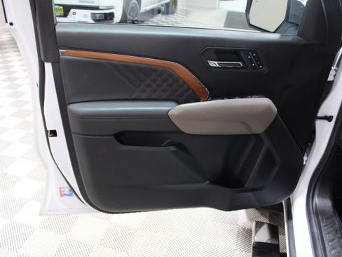 Used 2023 GMC Canyon Denali AWD/4WD image 16