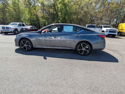 Used 2025 Nissan Altima 2.5 SR FWD image 7