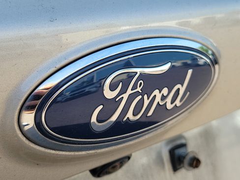 Used 2017 Ford Escape SE image 5