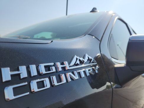 Used 2022 Chevrolet Silverado 1500 High Country w/ High Country Premium Package image 12