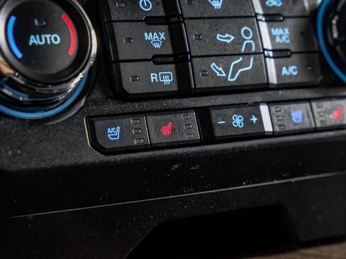 Used 2019 Ford F350 Lariat w/ Lariat Ultimate Package AWD/4WD image 25