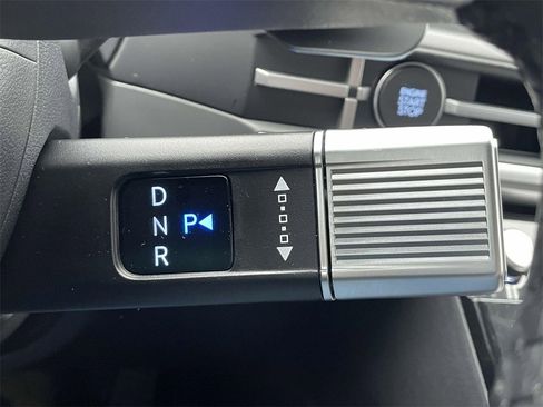 Used 2025 Hyundai Santa Fe SE image 18