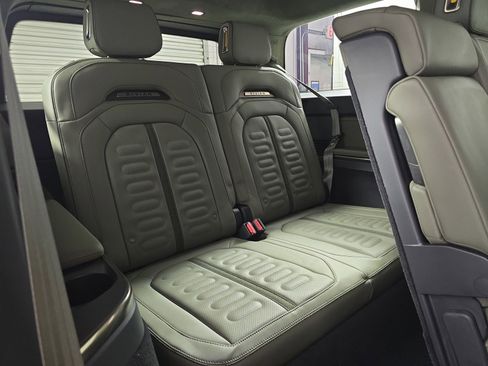 Used 2023 Rivian R1S Launch Edition AWD/4WD image 25