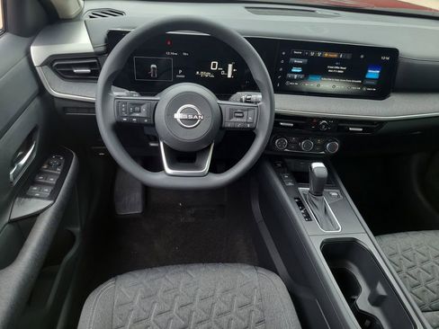 Certified 2025 Nissan Kicks SV image 11