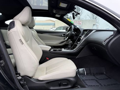 Used 2017 INFINITI Q60 3.0t image 13
