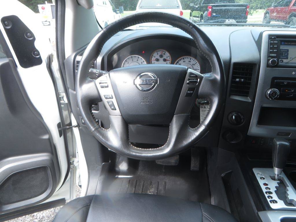 Used 2015 Nissan Titan PRO-4X w/ Pro-4x Luxury Package AWD/4WD image 17