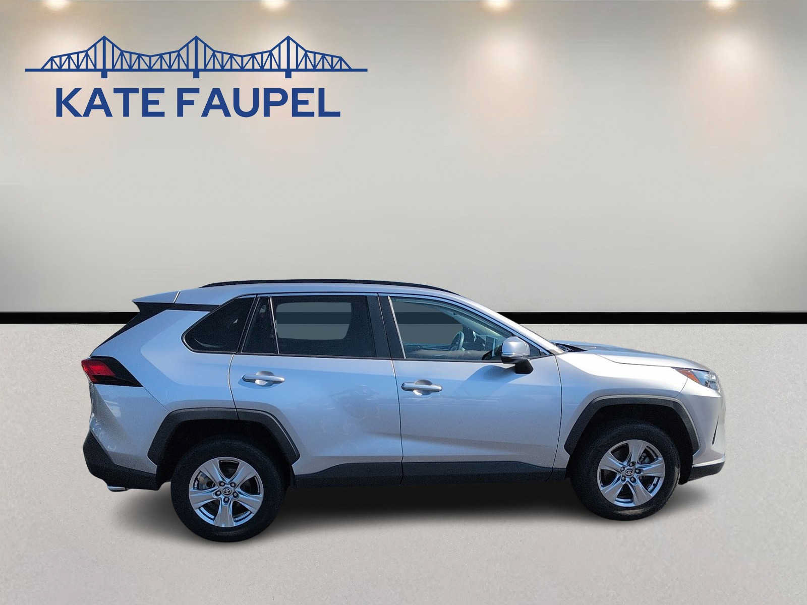 Used 2024 Toyota RAV4 XLE FWD image 8