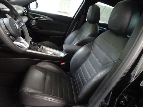 Certified 2024 Dodge Hornet R/T Plus w/ R/T Blacktop Package AWD/4WD image 2