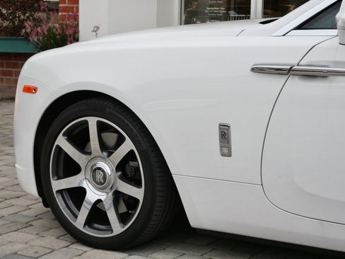 Used 2017 Rolls-Royce Dawn image 12