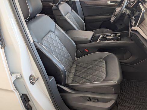 Used 2024 Volkswagen Atlas SEL Premium R-Line AWD/4WD image 22