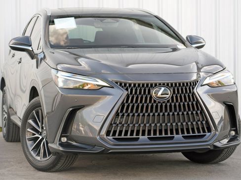Used 2023 Lexus NX 250 FWD w/ Towing Package (2000 Lbs) image 2