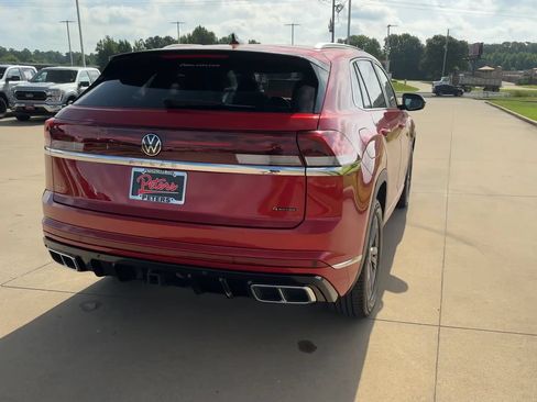 Used 2024 Volkswagen Atlas Cross Sport SEL R-Line AWD/4WD image 7