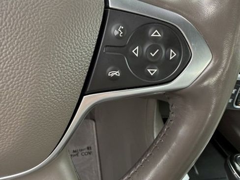 Used 2020 Chevrolet Traverse Premier image 21