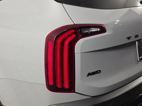 Used 2022 Kia Telluride SX w/ SX Prestige Package AWD/4WD image 39