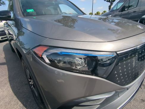 Used 2024 Mercedes-Benz EQB 300 4MATIC image 23