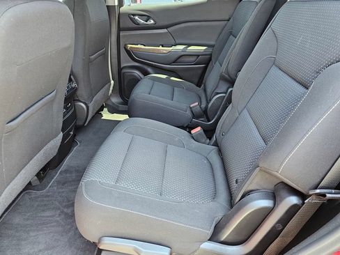 Used 2022 GMC Acadia SLE w/ Driver Convenience Package FWD image 23