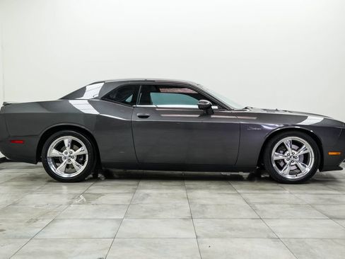 Used 2013 Dodge Challenger R/T RWD image 9