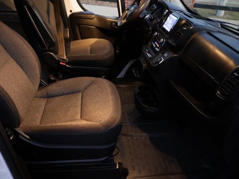 Used 2023 RAM ProMaster 2500 image 12