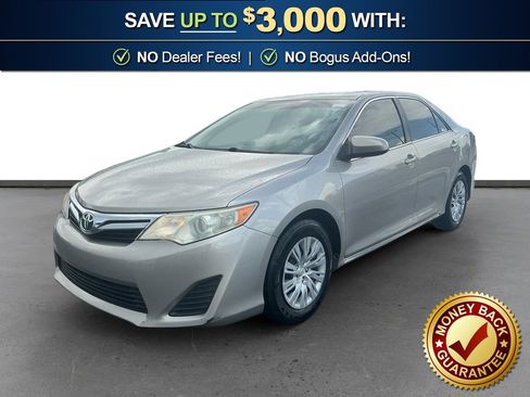 Used 2013 Toyota Camry LE FWD image 1