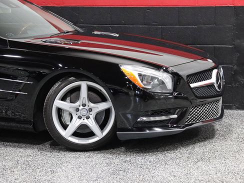 Used 2013 Mercedes-Benz SL 550 image 4