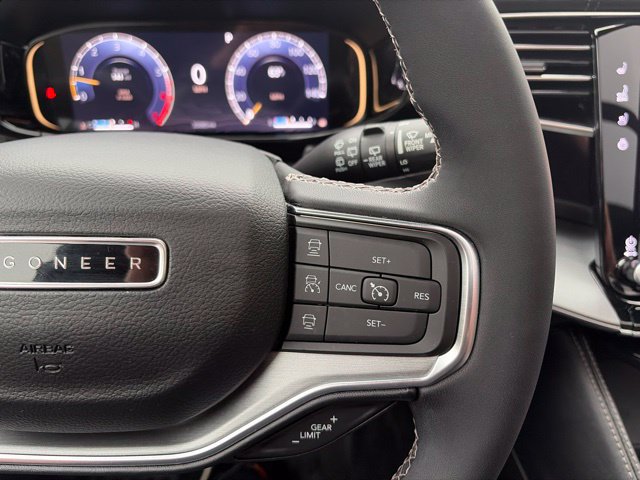 Used 2023 Jeep Wagoneer Series II AWD/4WD image 21