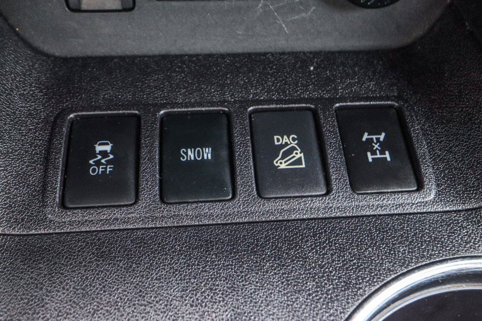 Used 2018 Toyota Highlander XLE AWD/4WD image 33