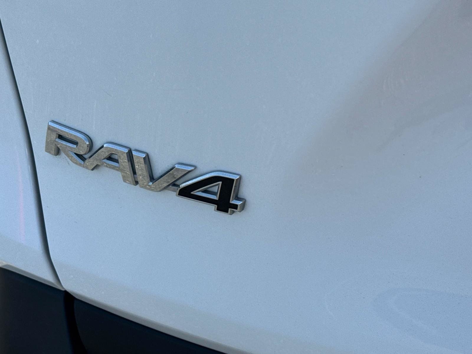 Used 2019 Toyota RAV4 XLE Premium w/ All Weather Liner Package FWD image 7