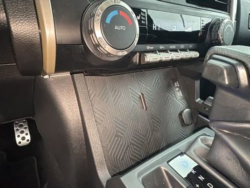 Used 2025 Toyota Tacoma TRD Sport AWD/4WD image 23