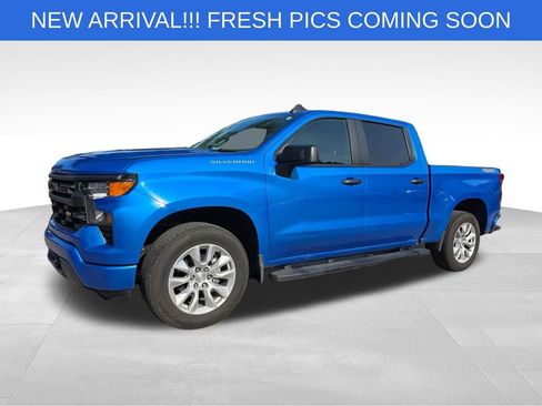 Used 2025 Chevrolet Silverado 1500 Custom AWD/4WD image 2