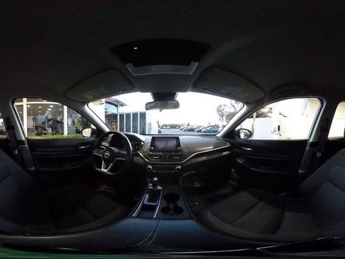 Used 2025 Nissan Altima 2.5 SV image 42