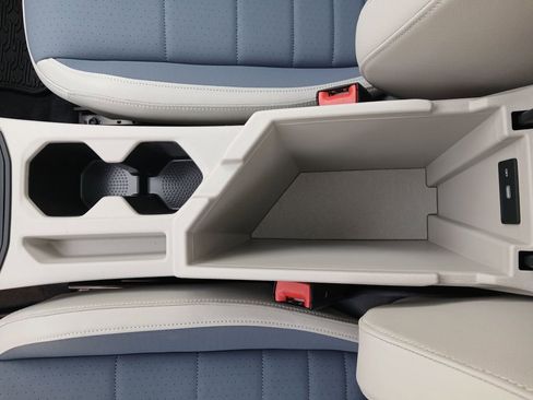 New 2026 Volkswagen Jetta SE FWD image 25